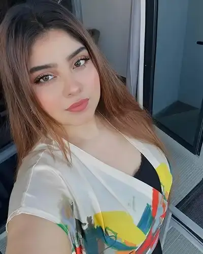 Lemmi Escort